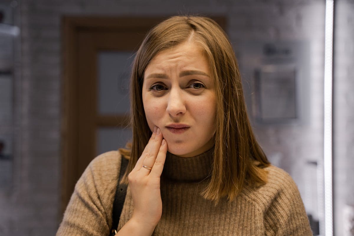 When Tooth Pain Is a Dental Emergency: Know the Signs